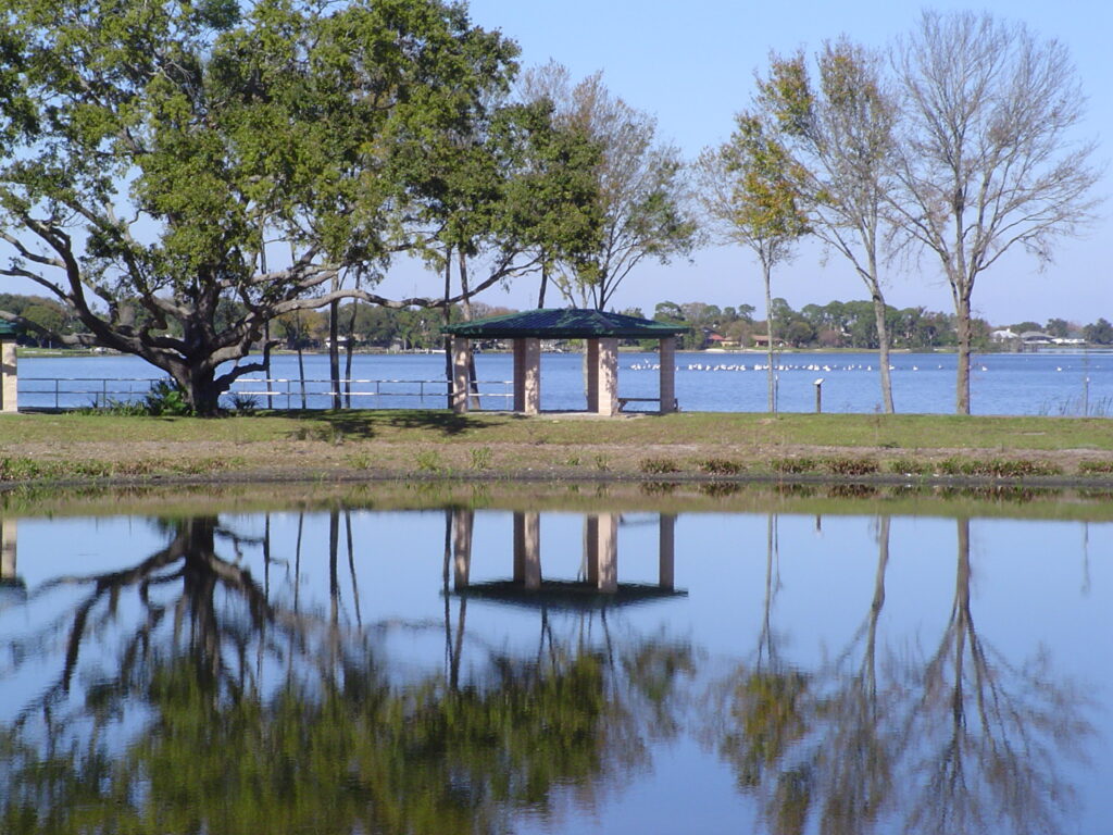 Picnic area at South Lake Howard Nature Park