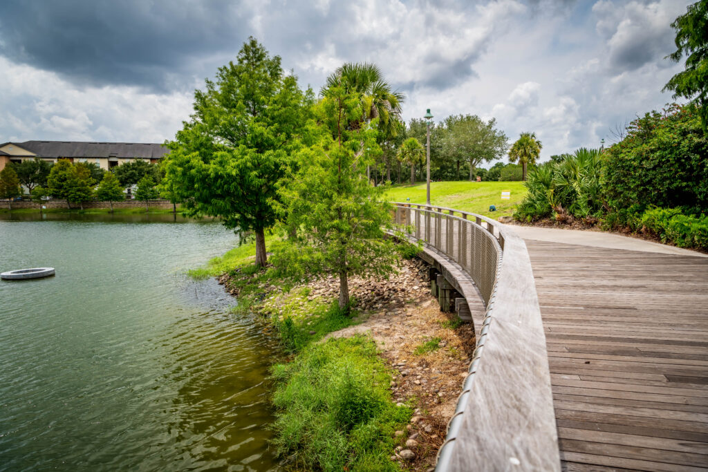 Lakeside boardwalk at Oviedo on the Park